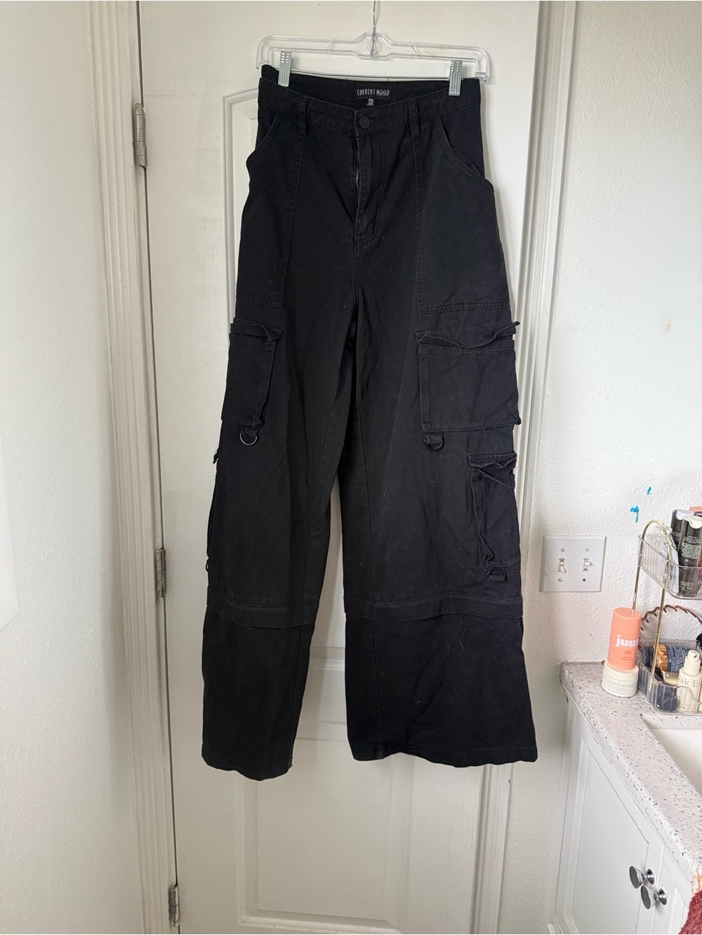 High-Rise Wide Leg Alt Cargo Jeans — Black